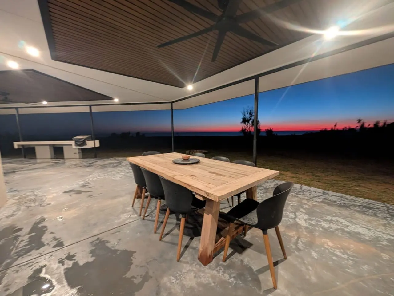 ZenLux Mermaid Sunsets: Beachfront Fishing Retreat 7