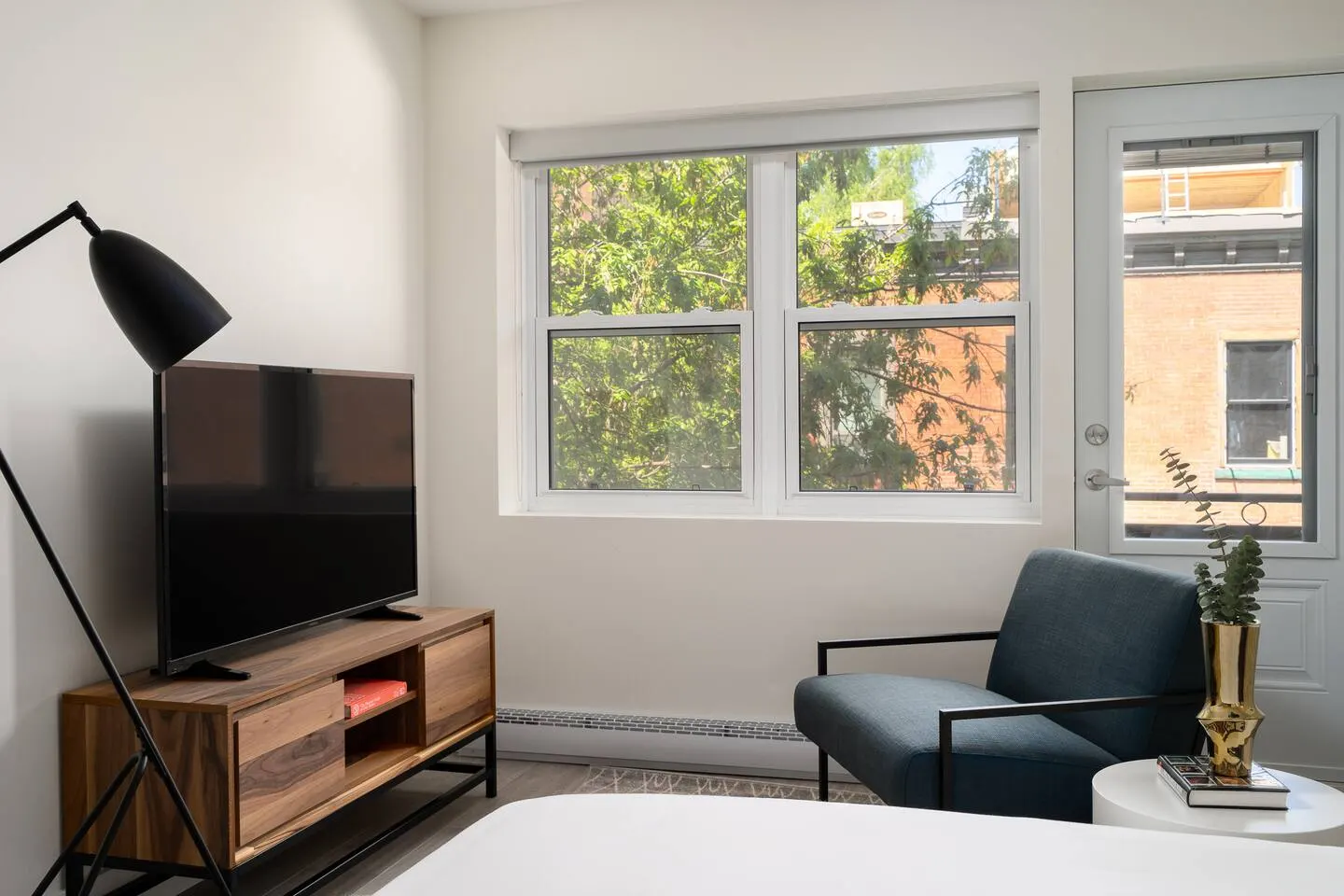FurnishedMTL - Modern Studio - Plateau/McGill 3