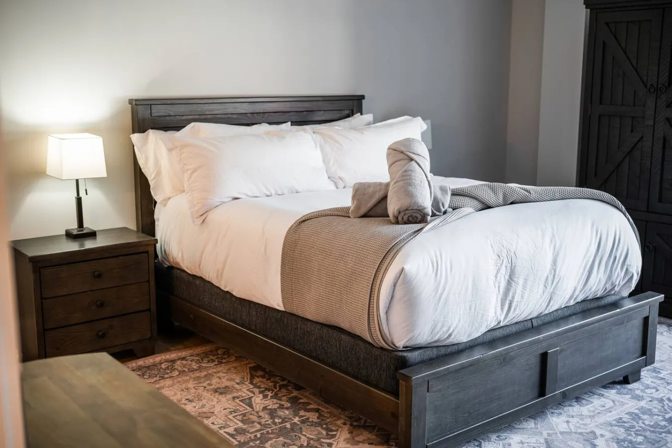 Luxury Downtown Loft Balcony & Rooftop Bar 2