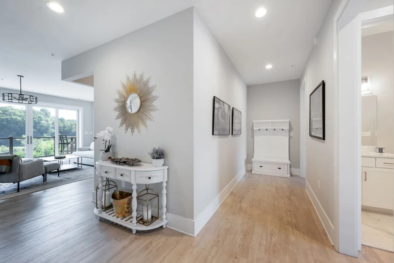 Luxury Downtown Loft Balcony & Rooftop Bar 9