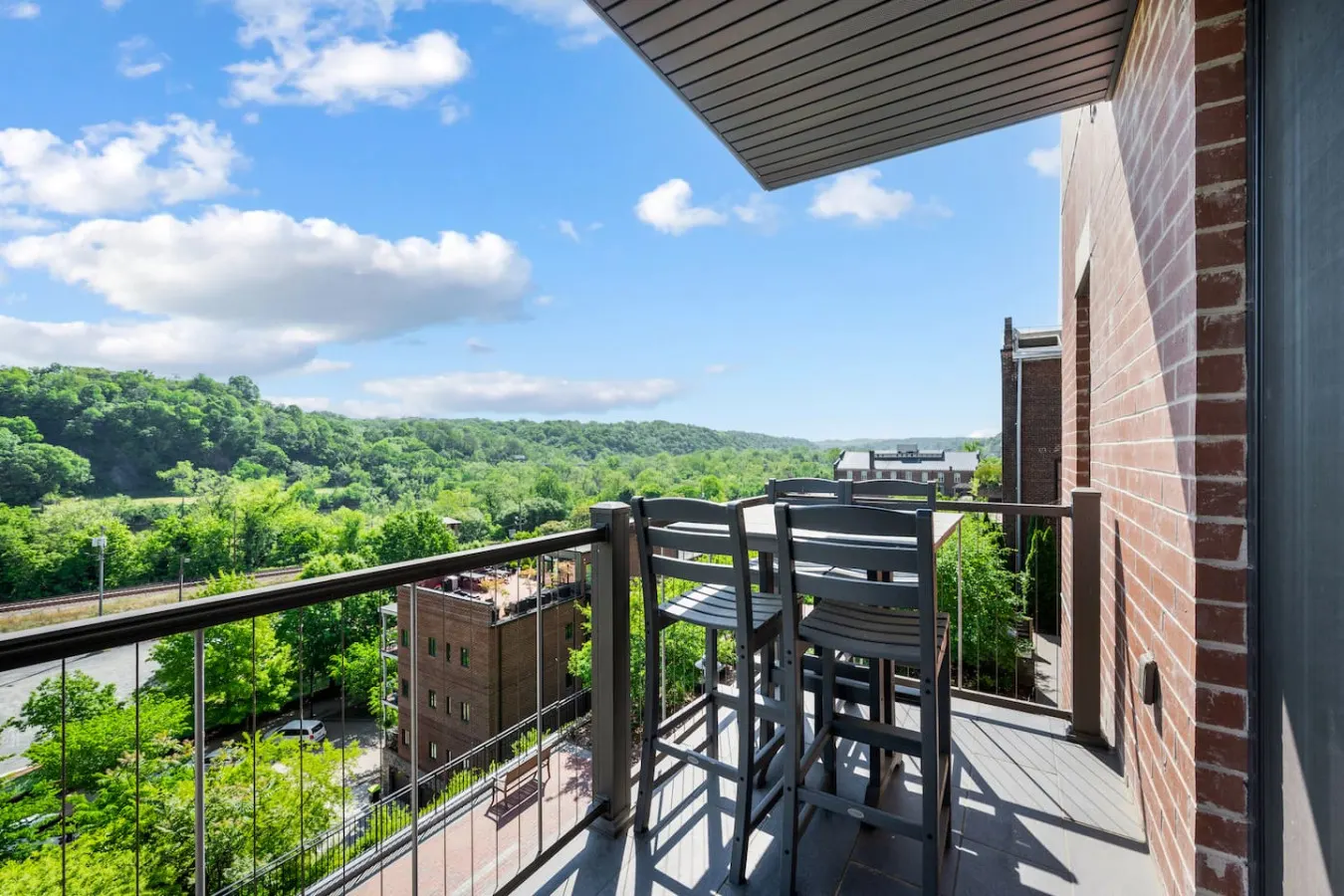Luxury Downtown Loft Balcony & Rooftop Bar 4