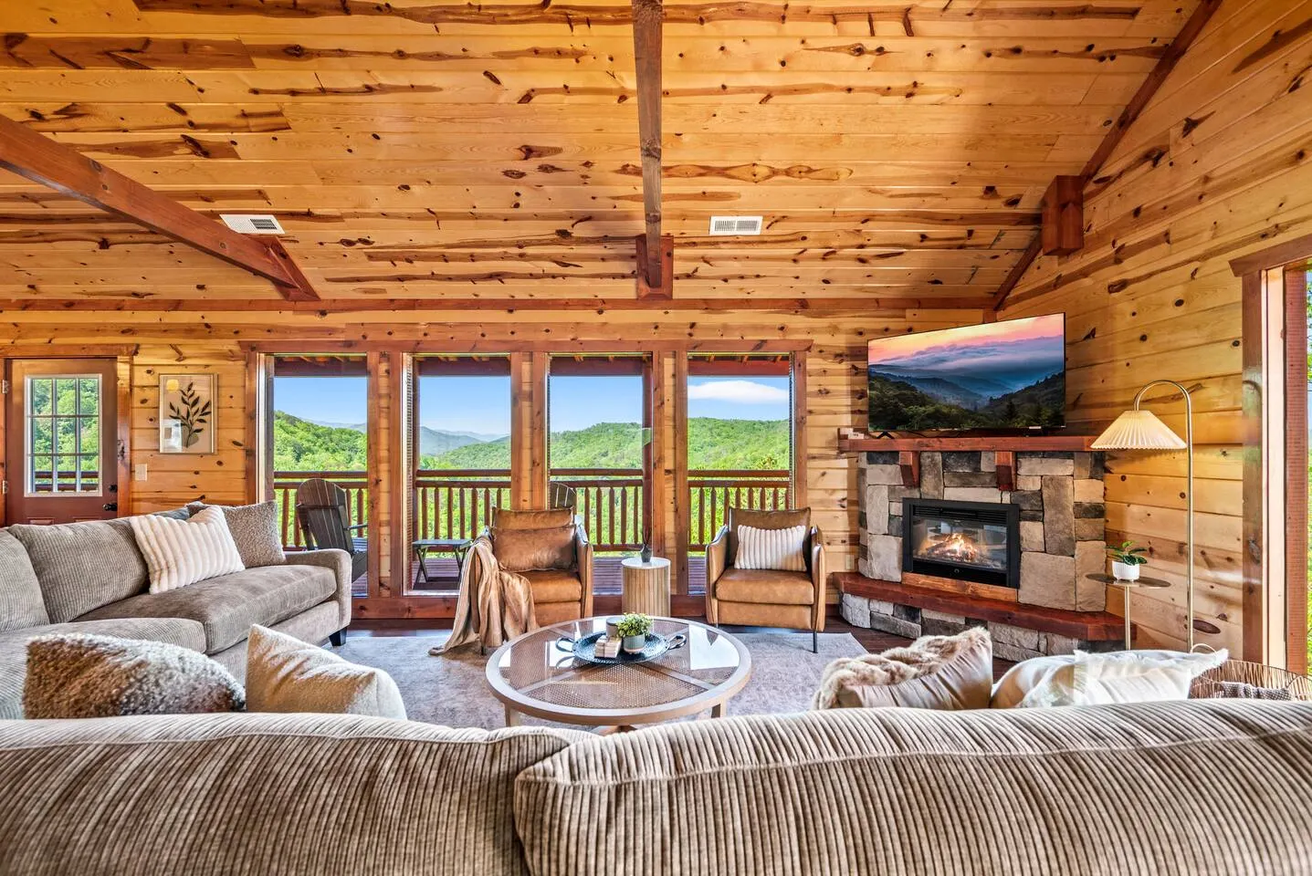 Smoky Mtn Cabin with Pool, Theater and 6 Suites 2