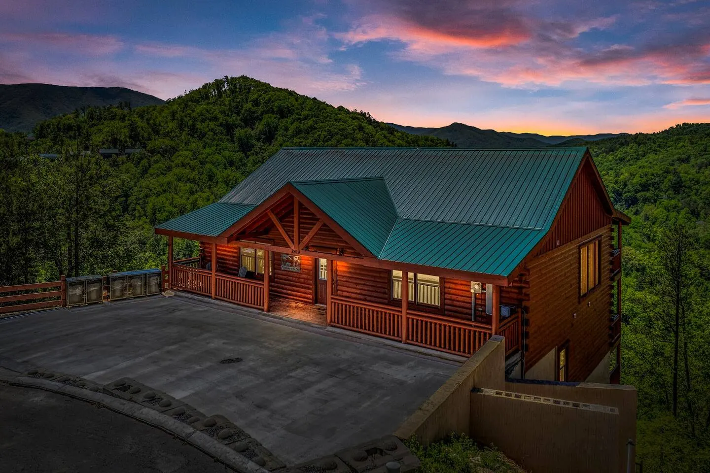 Smoky Mtn Cabin with Pool, Theater and 6 Suites 11