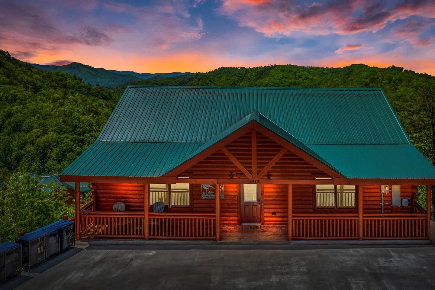 Smoky Mtn Cabin with Pool, Theater and 6 Suites 15