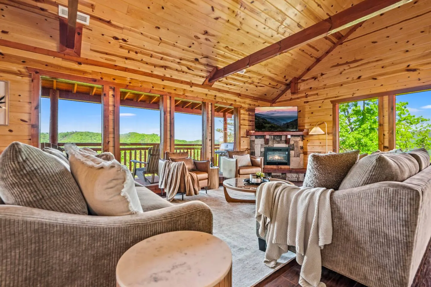Smoky Mtn Cabin with Pool, Theater and 6 Suites 16