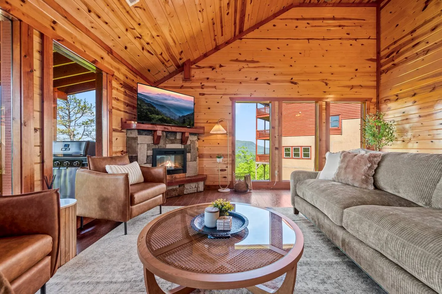 Smoky Mtn Cabin with Pool, Theater and 6 Suites 20