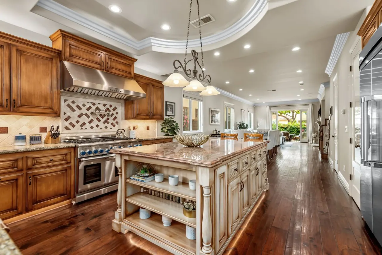 Beach Living on 9th | Spa | Close To Entertainment — photo 2