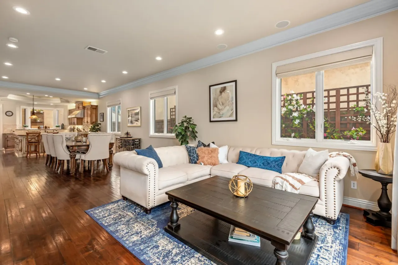 Beach Living on 9th Spa Close To Entertainment 7