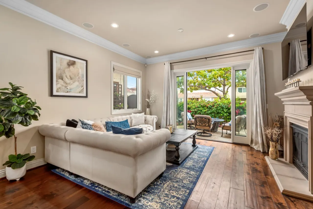 Beach Living on 9th Spa Close To Entertainment 8