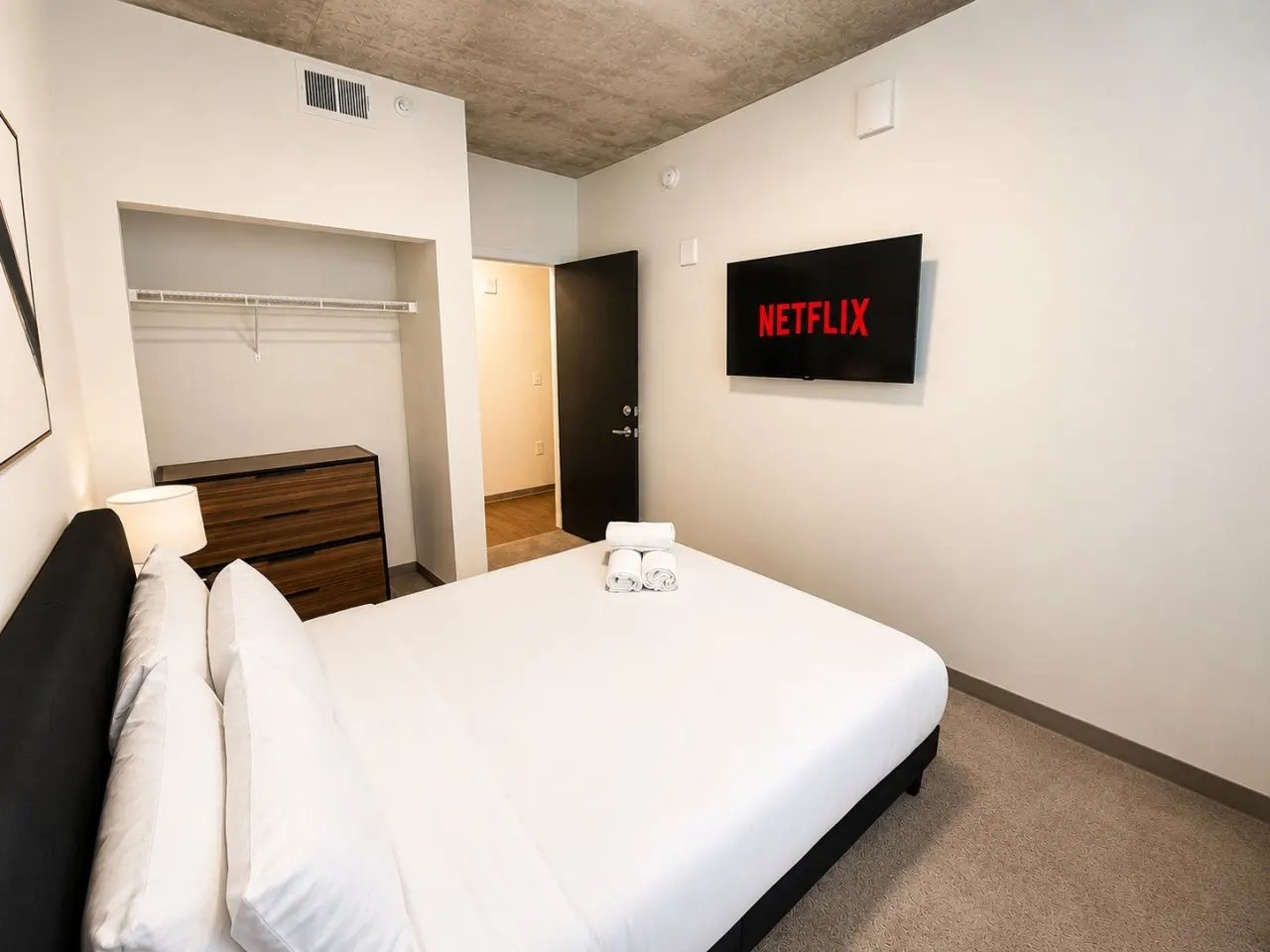 Chic 2BR Near UAB & Dining 86 10
