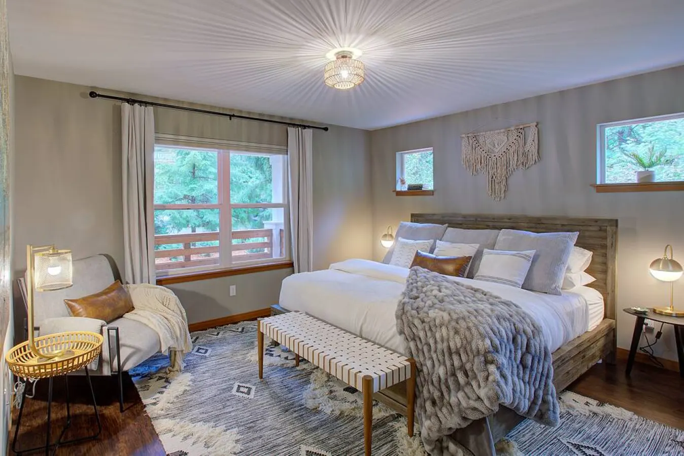 Cabin w/ Hot Tub, Fire Pit, Fenced Yard, Generator