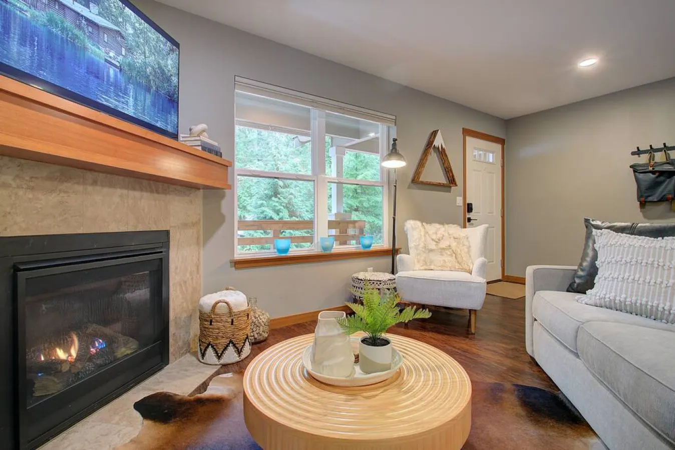 Cabin w/ Hot Tub, Fire Pit, Fenced Yard, Generator 20