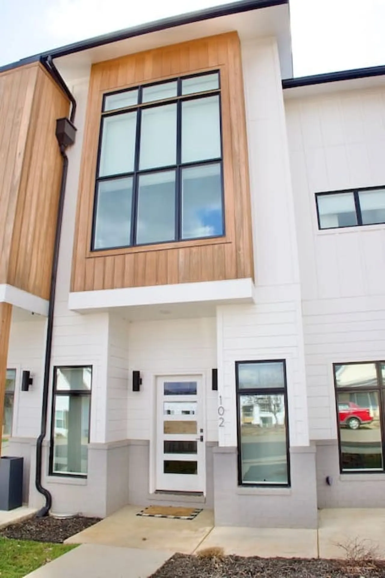 SoKno Townhome ~ Walk to Food & Drink + Riverfront 8