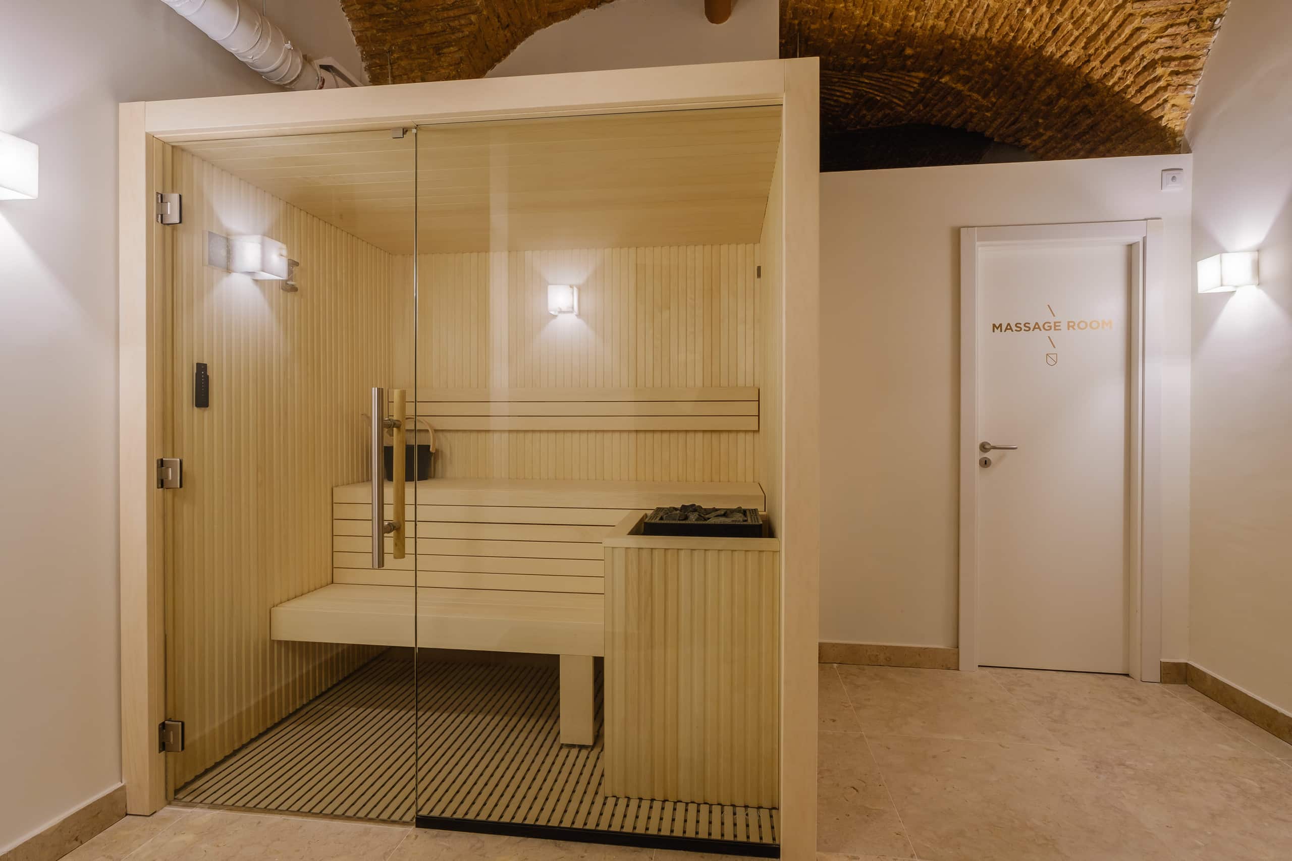 Elegant Alfama Stay / 3 bedrooms & 3 bathrooms 16