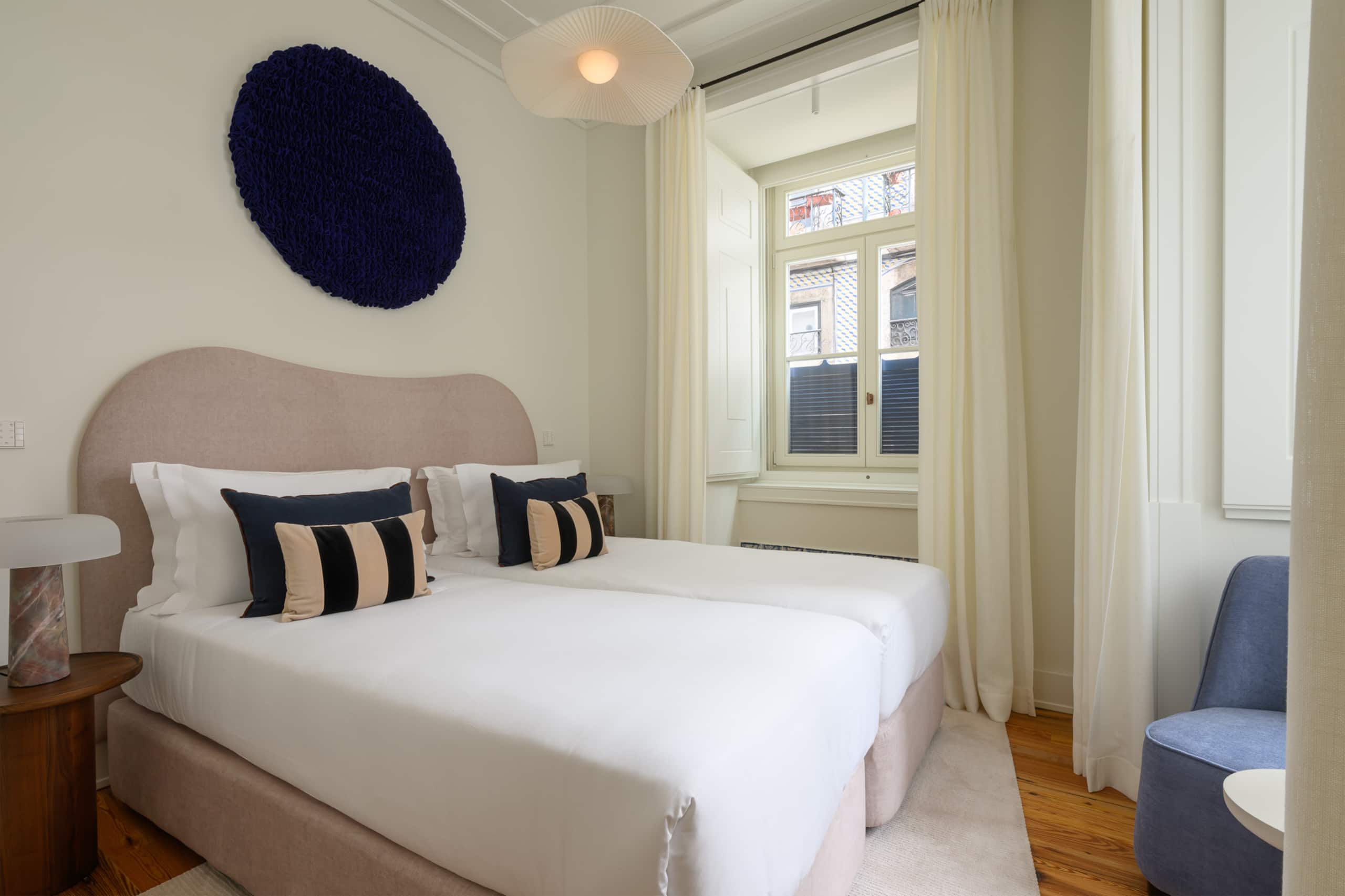 Elegant Alfama Stay / 3 bedrooms & 3 bathrooms — photo 5