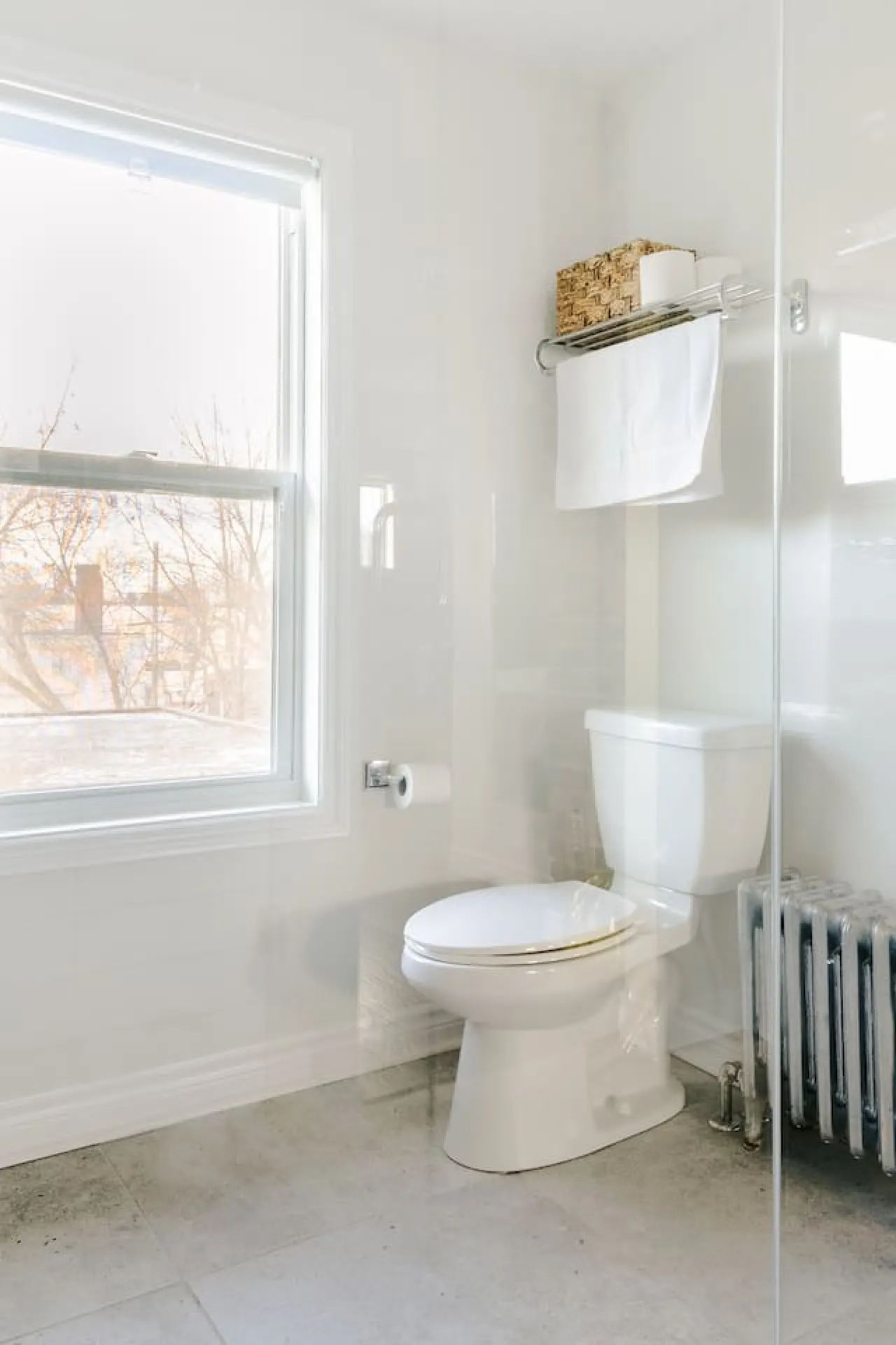 Stylishly Remodeled Queen Victoria Loft 6
