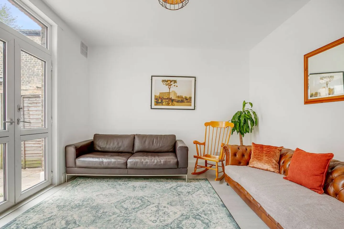 Contractor House-fast WiFi,free parking,big kitchn 16