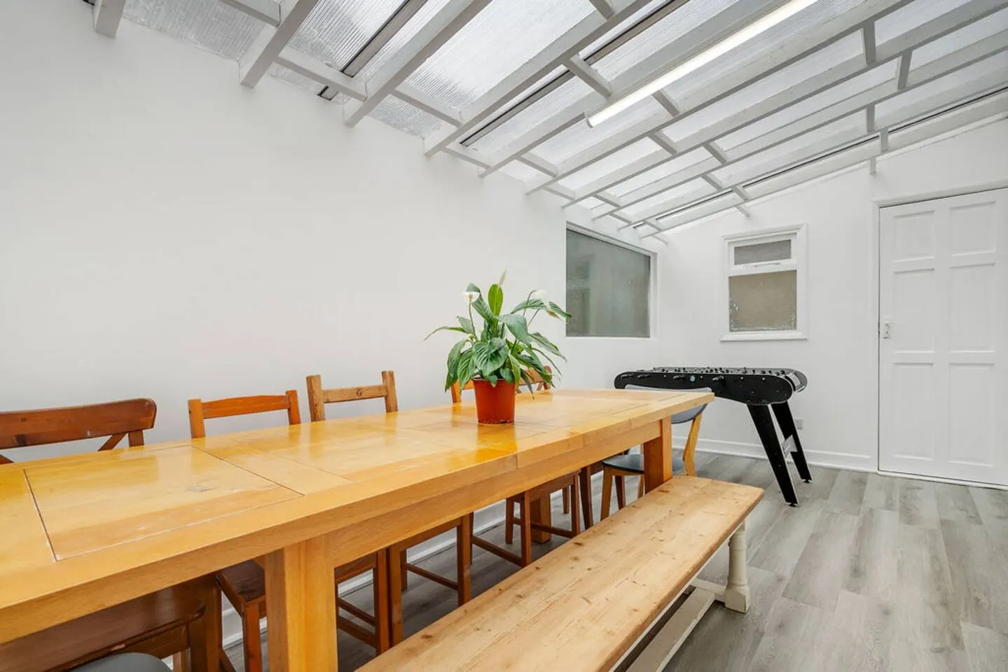 Contractor House-fast WiFi,free parking,big kitchn — photo 3