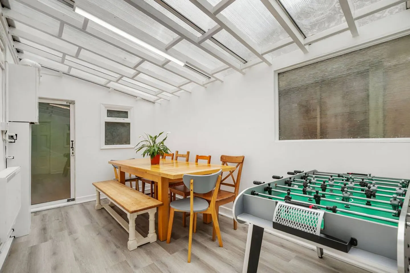 Contractor House-fast WiFi,free parking,big kitchn 8
