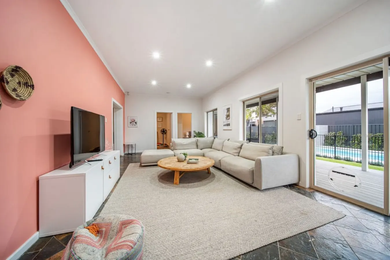 Seaside on Swan—Family Beachside Escape with Pool 2