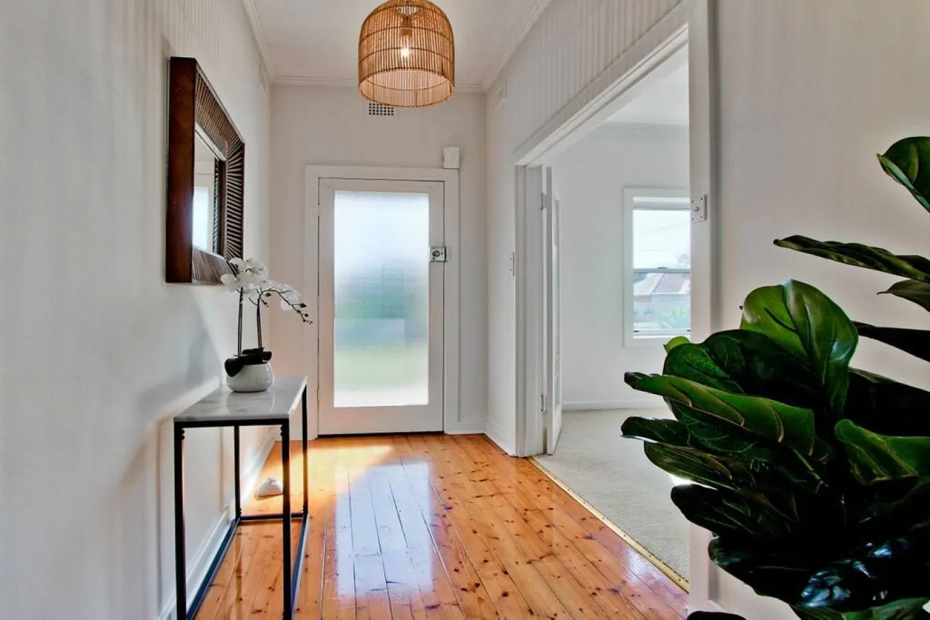 Seaside on Swan—Family Beachside Escape with Pool 9