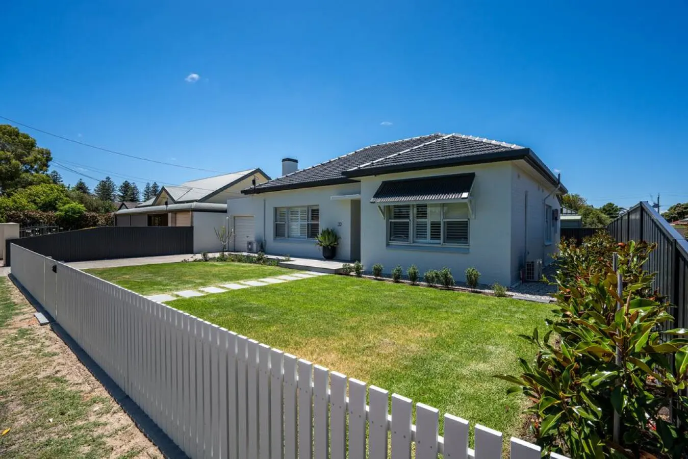 Seaside on Swan—Family Beachside Escape with Pool 6