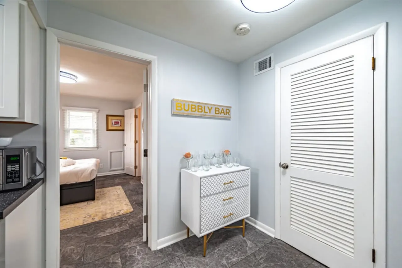 Clintonville Cozy Haven! Near Parks, Shops & OSU! 10