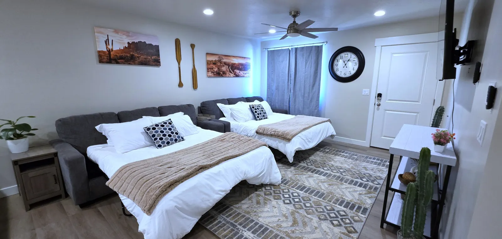 Hot Tub, Kayaks, Game Room, Boat Parking, Fire Pit, King, WD 13