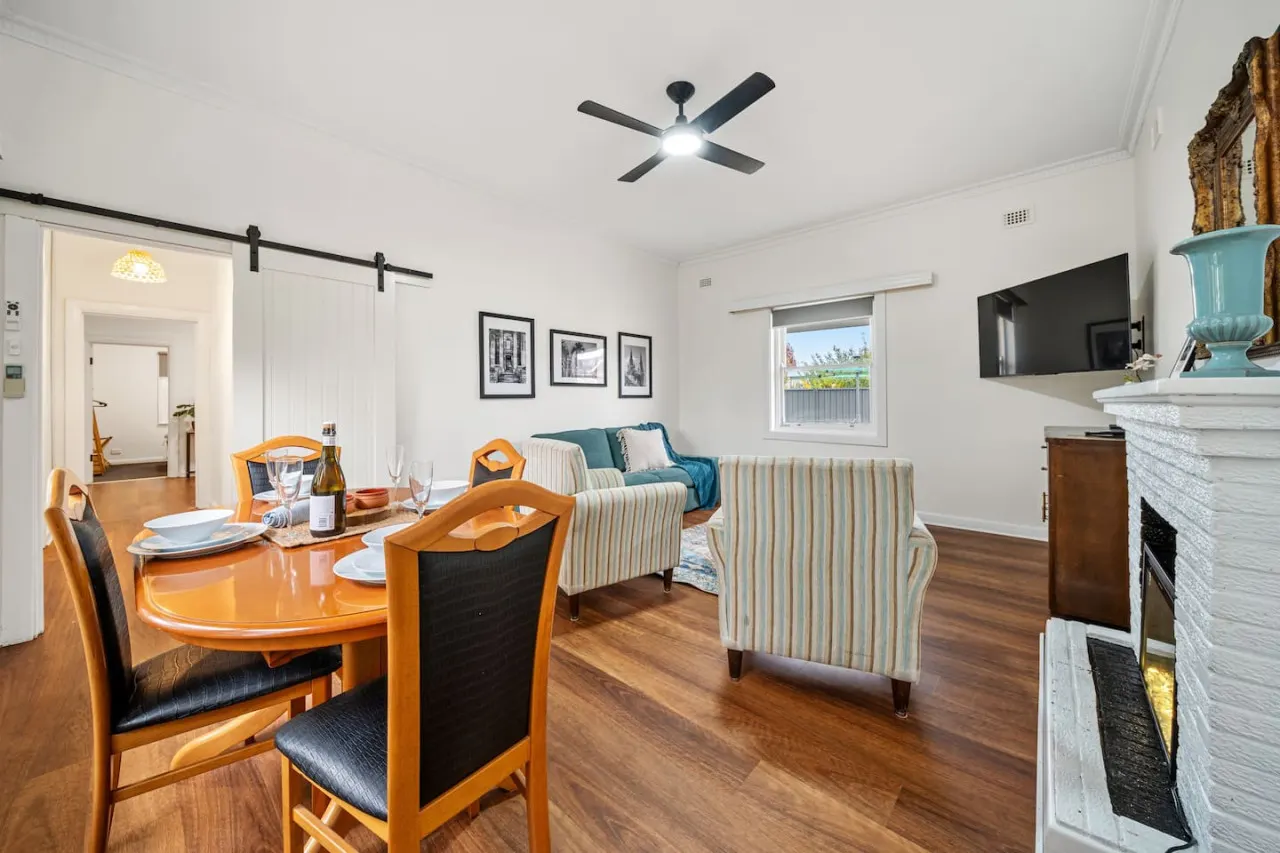Kaleamera—Relaxed Stay Near Beach & Shops 12