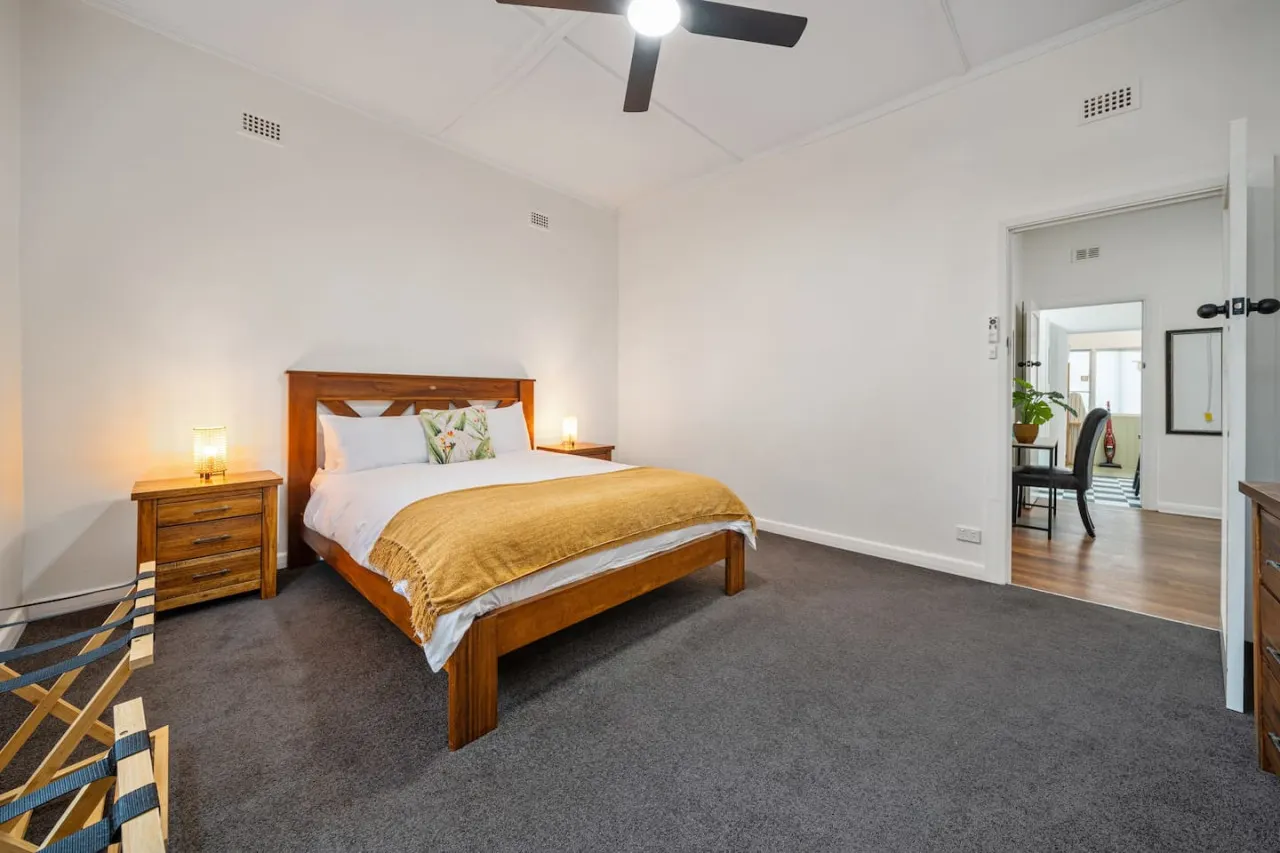 Kaleamera—Relaxed Stay Near Beach & Shops 19