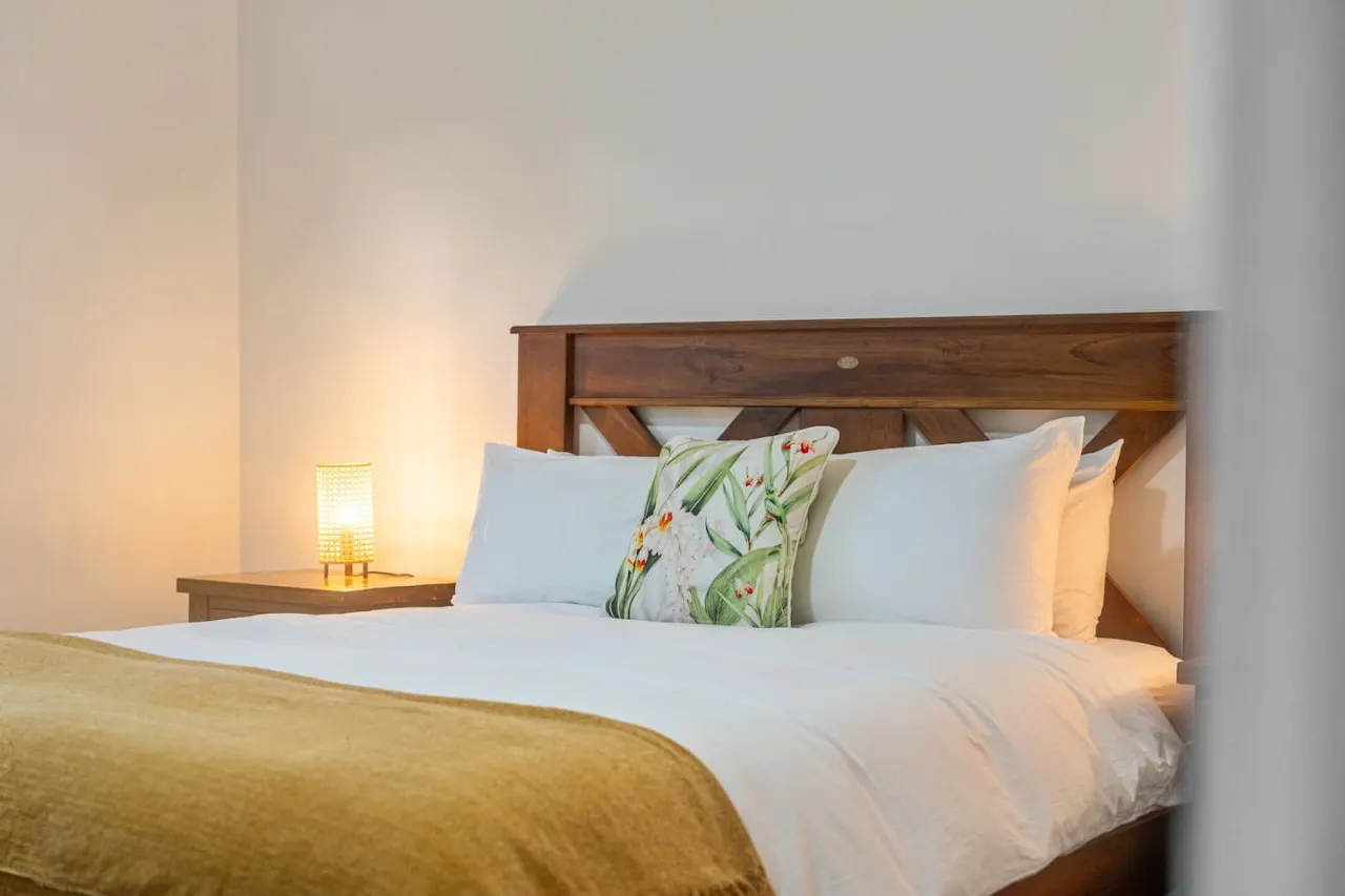 Kaleamera—Relaxed Stay Near Beach & Shops 20