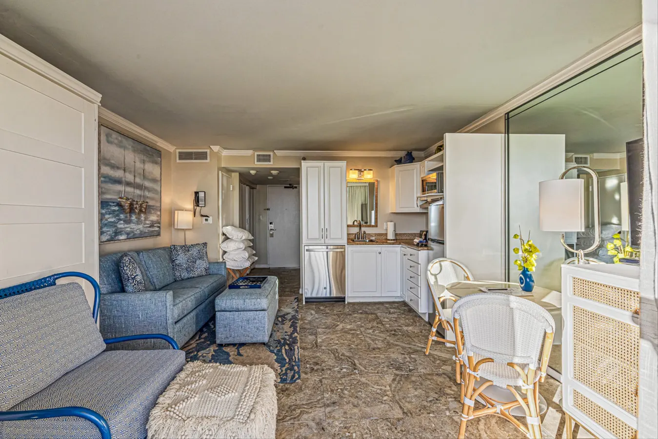 Beautiful San Luis Condo! Amazing pool, view and amenities 9
