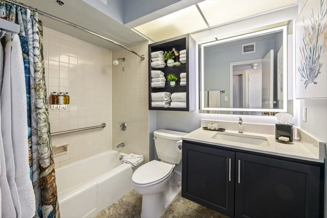 Beautiful San Luis Condo! Amazing pool, view and amenities 15
