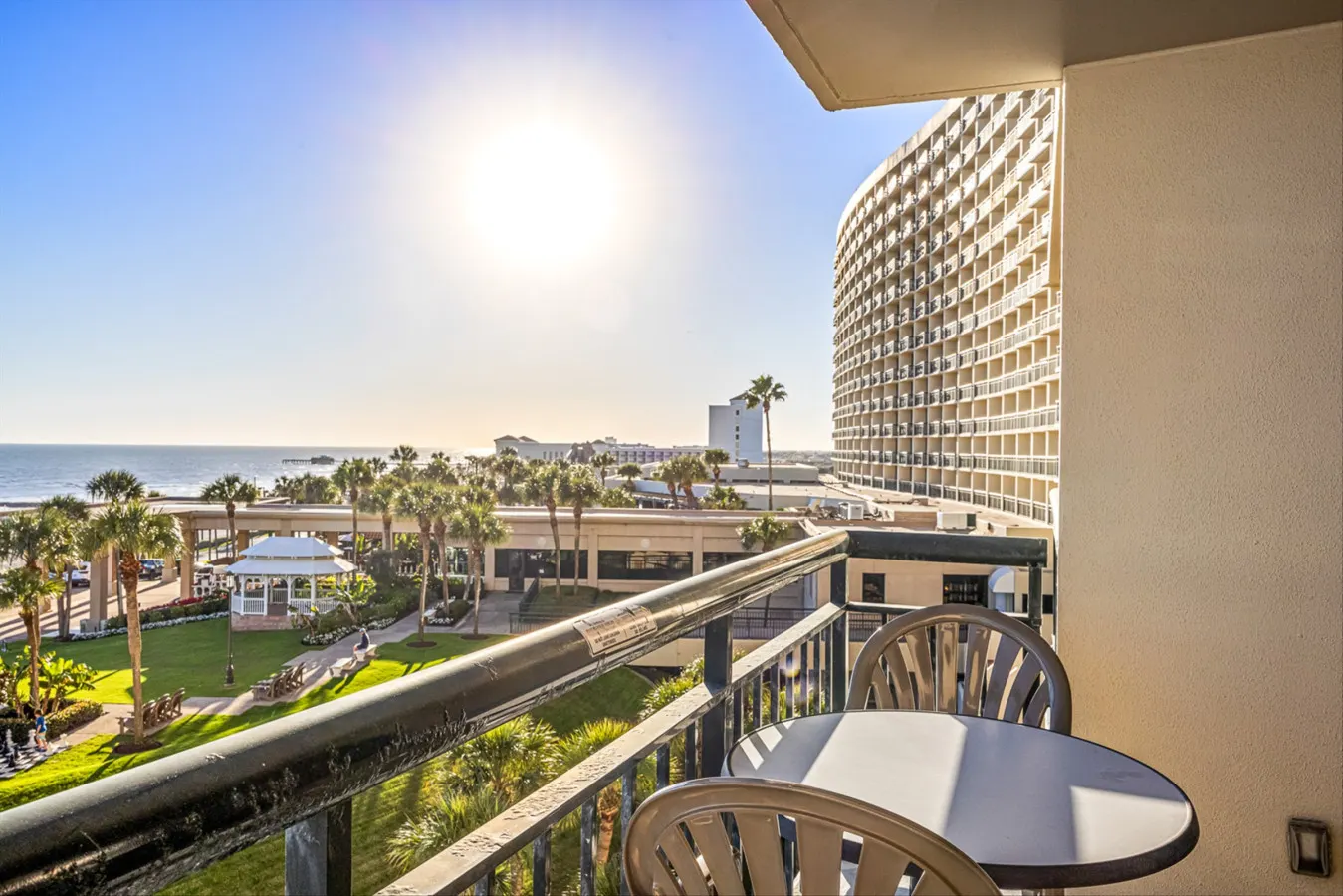 Beautiful San Luis Condo! Amazing pool, view and amenities 5