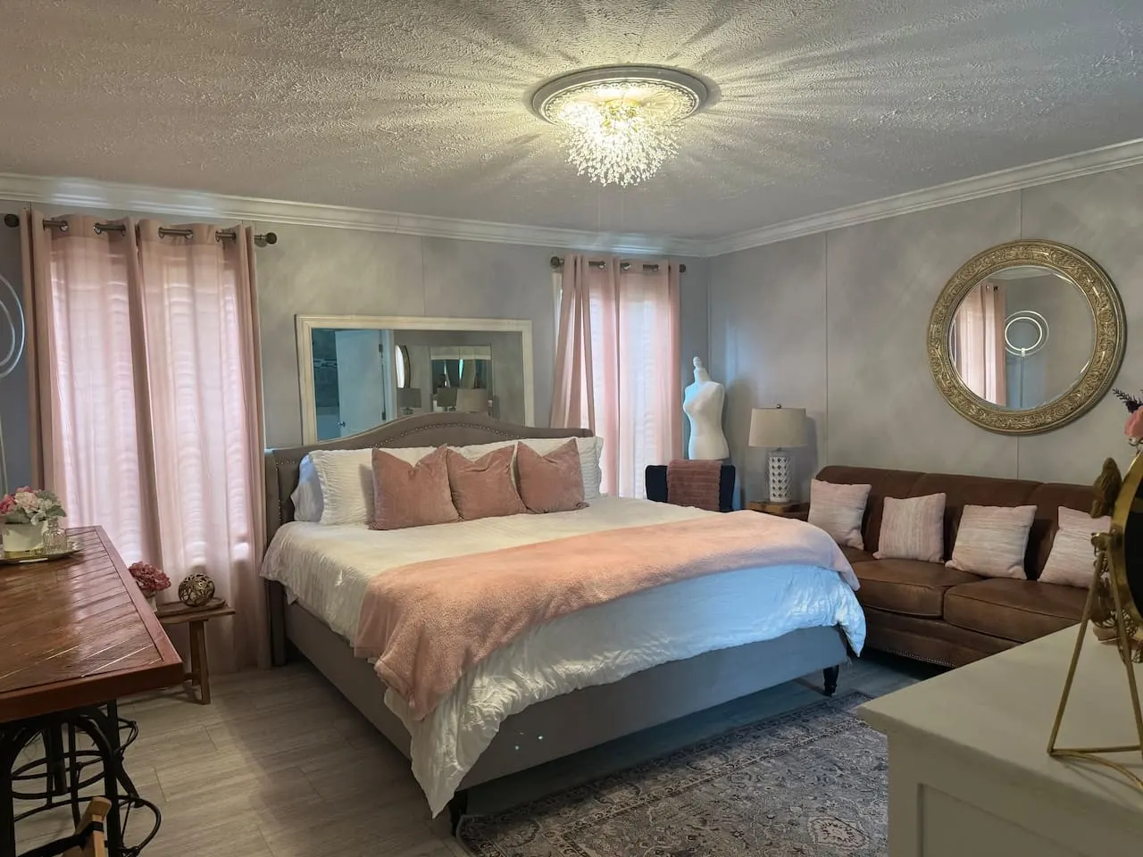 The Farmhouse at Ruby Anna Acres 16