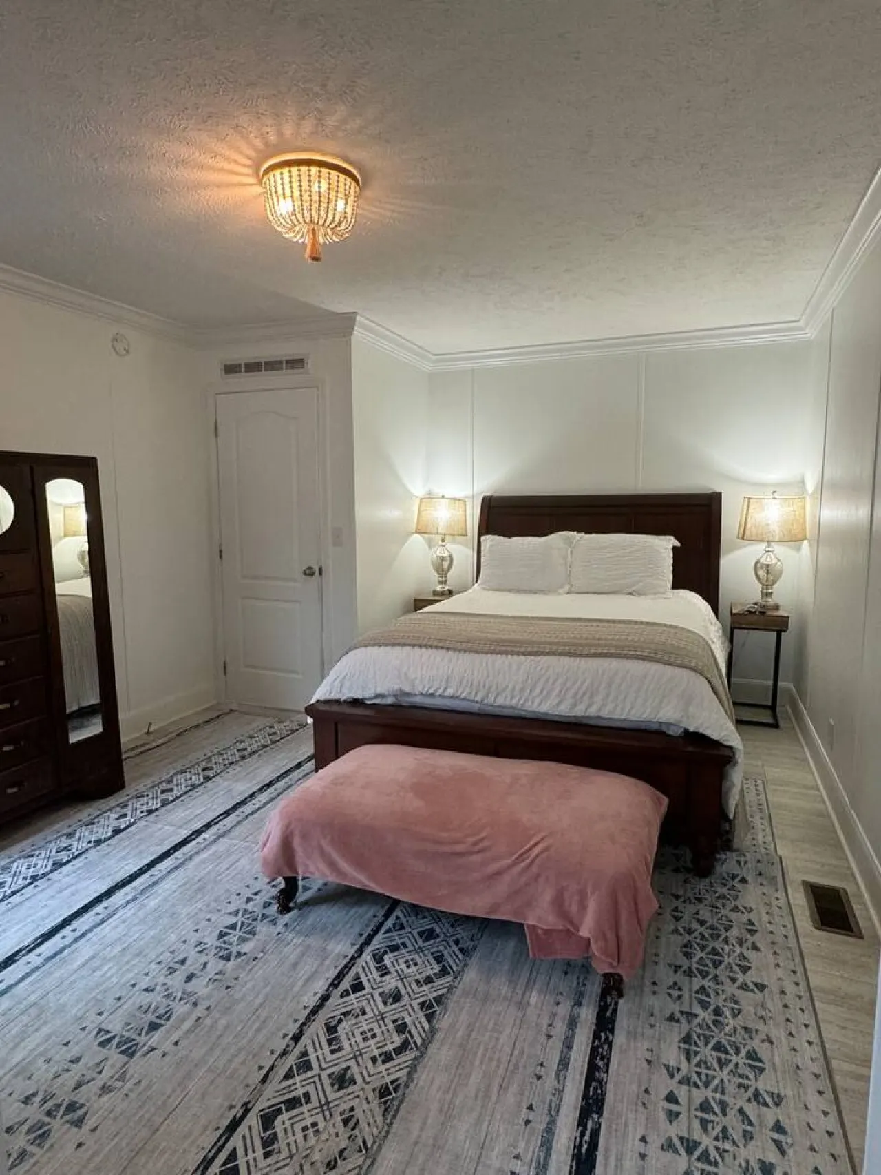 The Farmhouse at Ruby Anna Acres 17