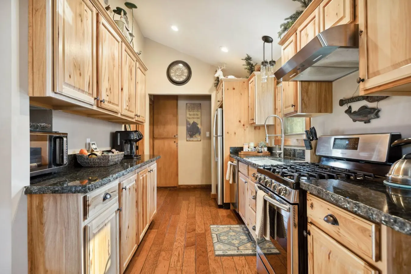 Alpine Crest, BBQ & Fully Fenced Pet Friendly 2