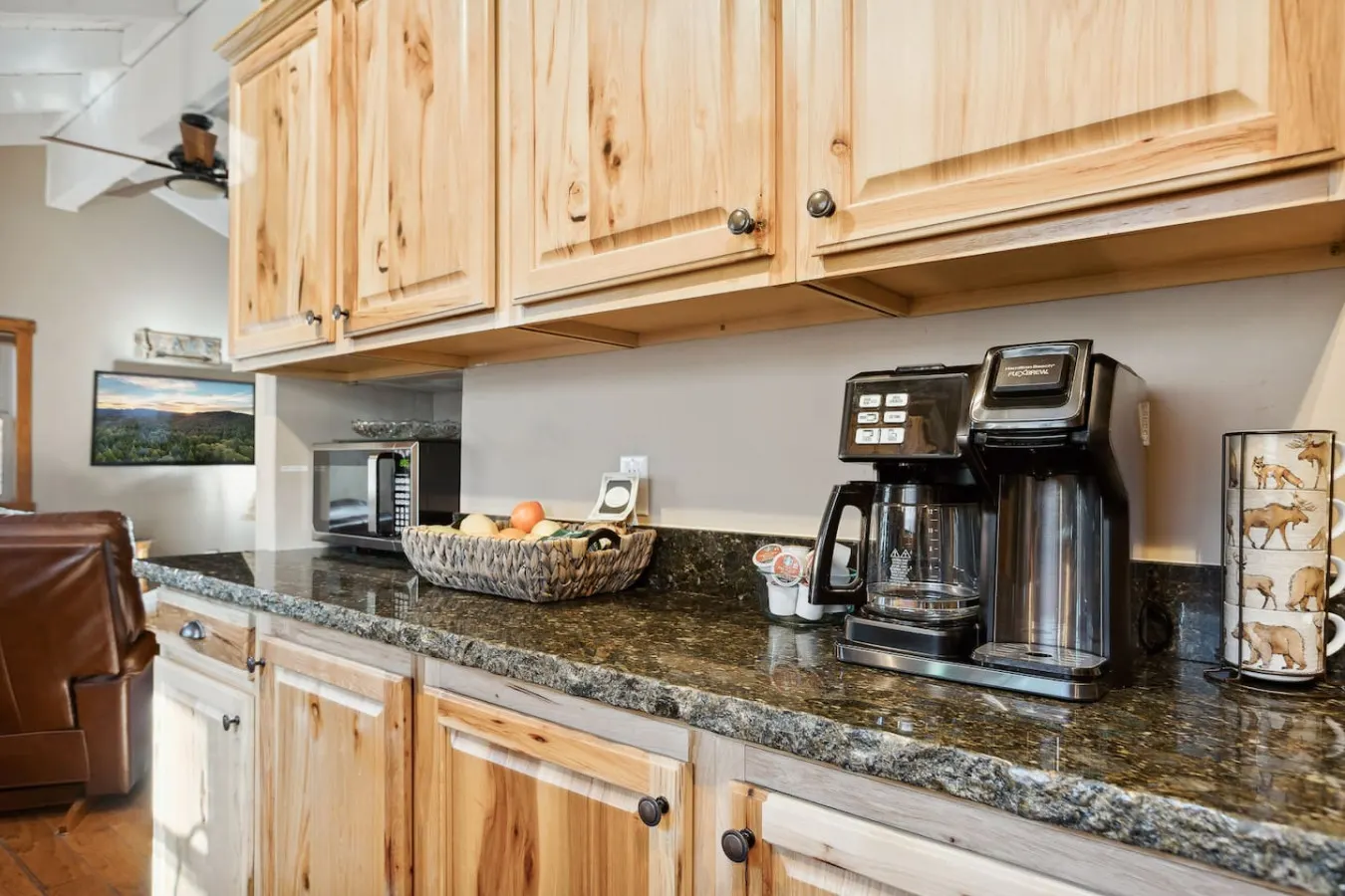 Alpine Crest, BBQ & Fully Fenced Pet Friendly 9