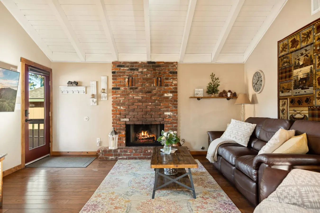 Alpine Crest, BBQ & Fully Fenced Pet Friendly 13