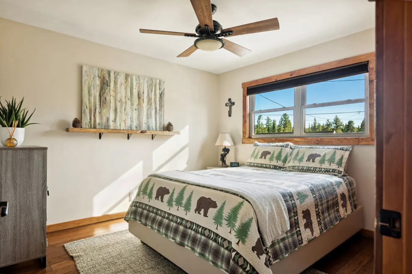 Alpine Crest, BBQ & Fully Fenced Pet Friendly 15