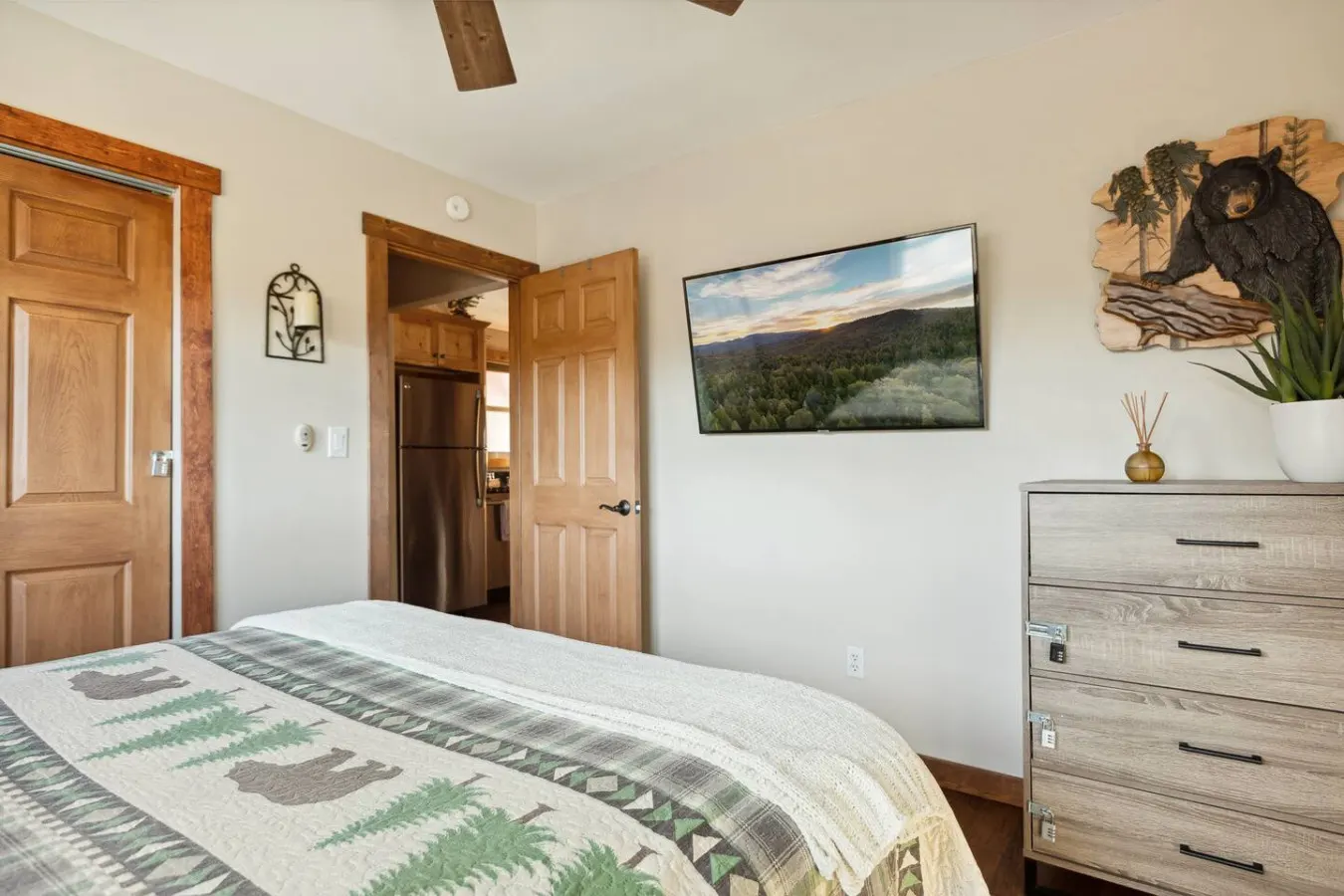 Alpine Crest, BBQ & Fully Fenced Pet Friendly 17