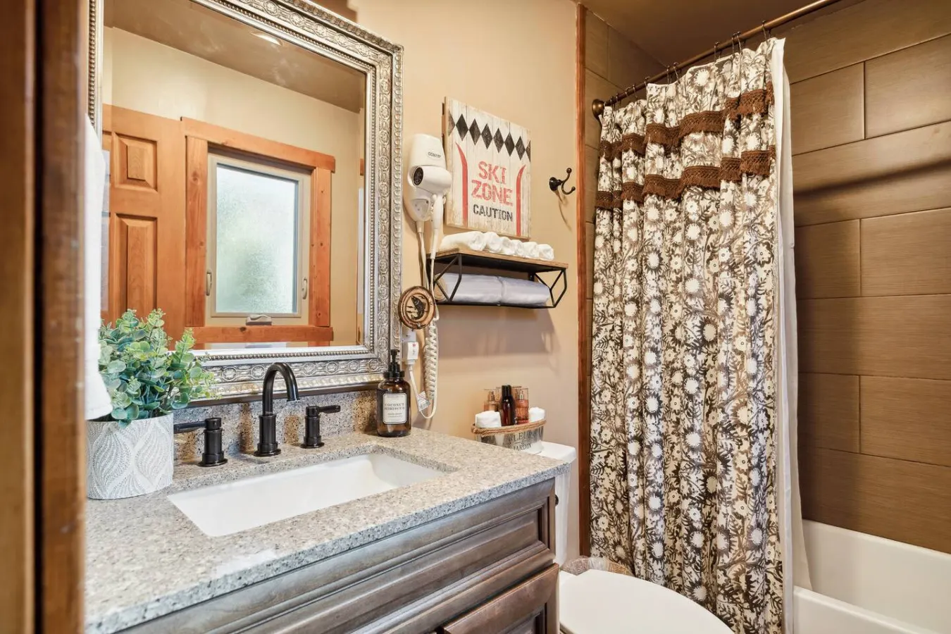 Alpine Crest, BBQ & Fully Fenced Pet Friendly 18