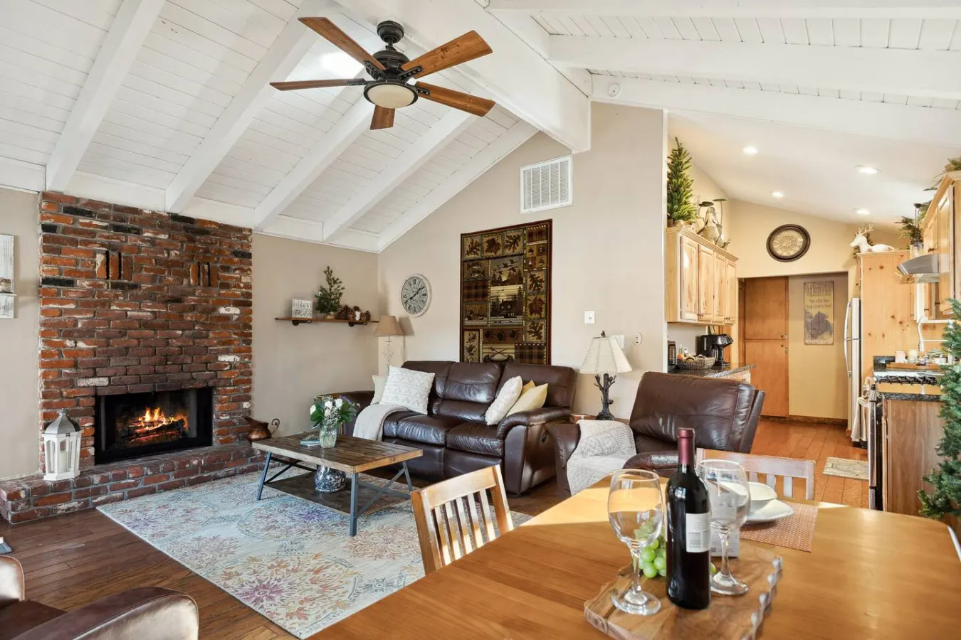 Alpine Crest, BBQ & Fully Fenced Pet Friendly 7