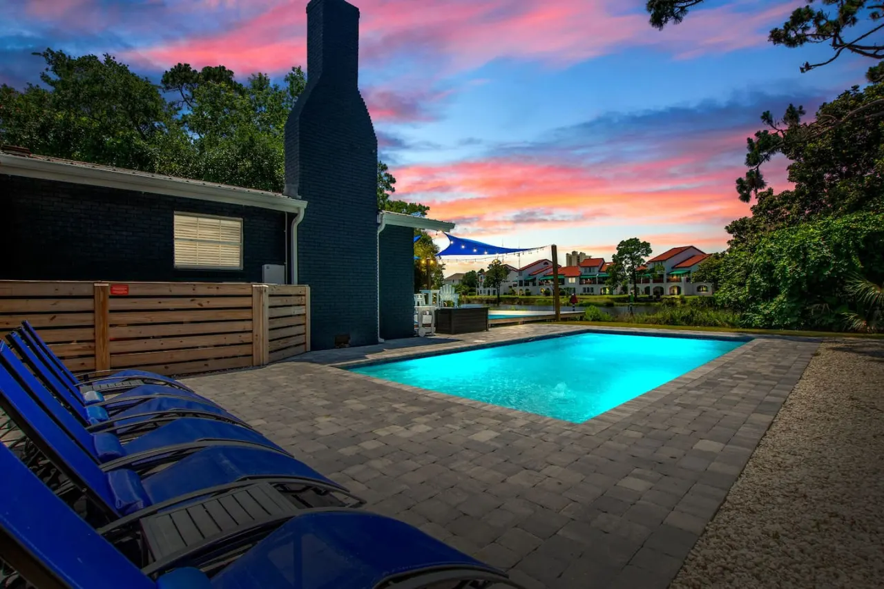 Poseidon’s Palace | Dock • Pool • Hot Tub