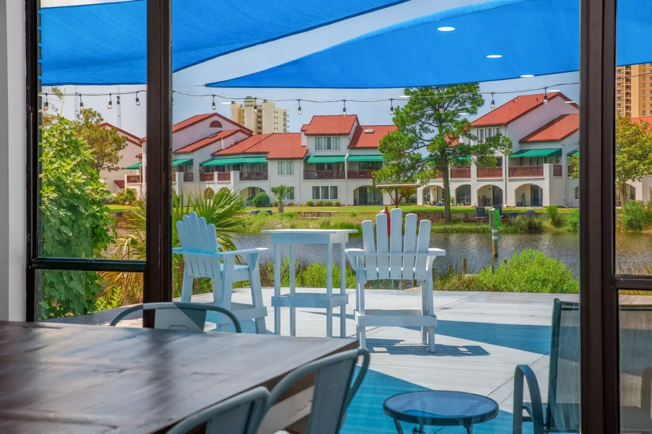 Poseidon’s Palace Dock Pool Hot Tub 10