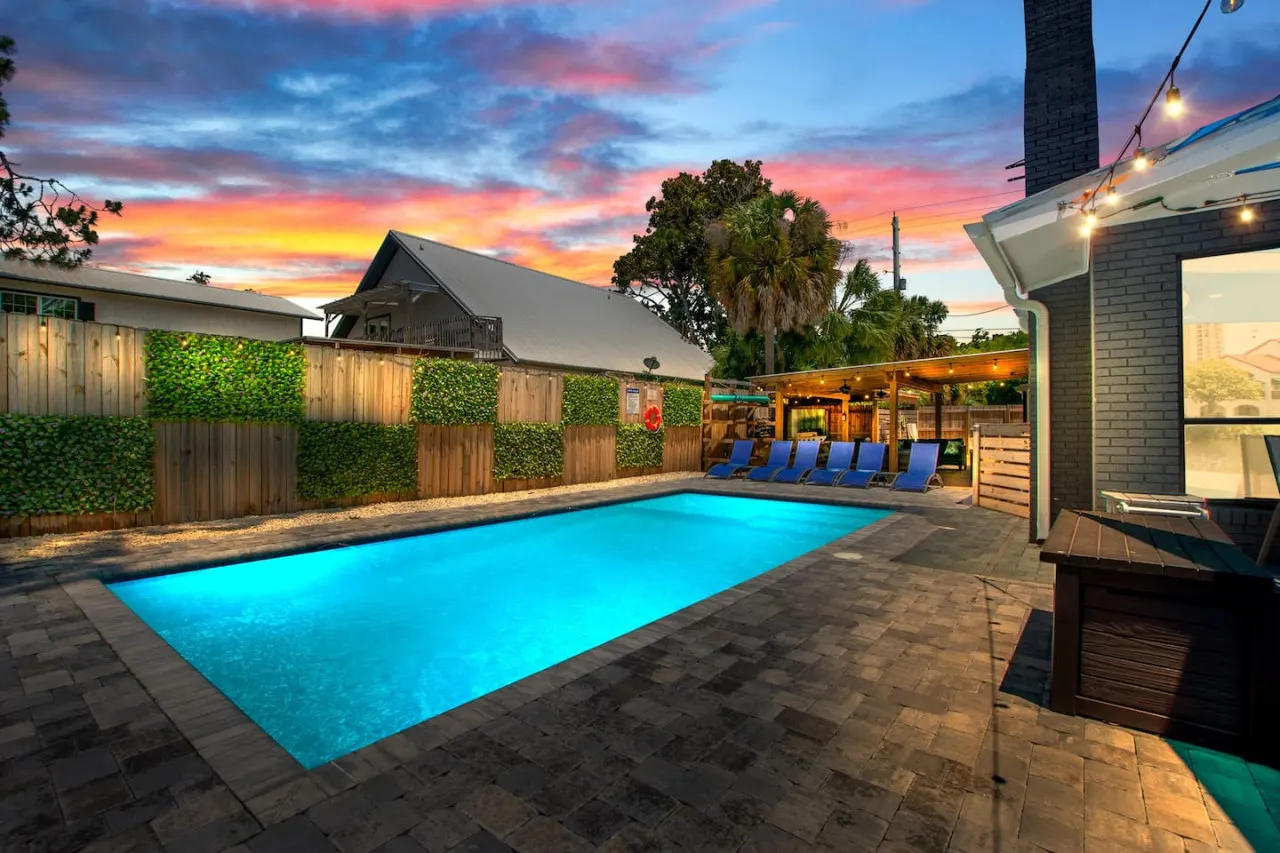 Poseidon’s Palace Dock Pool Hot Tub 6