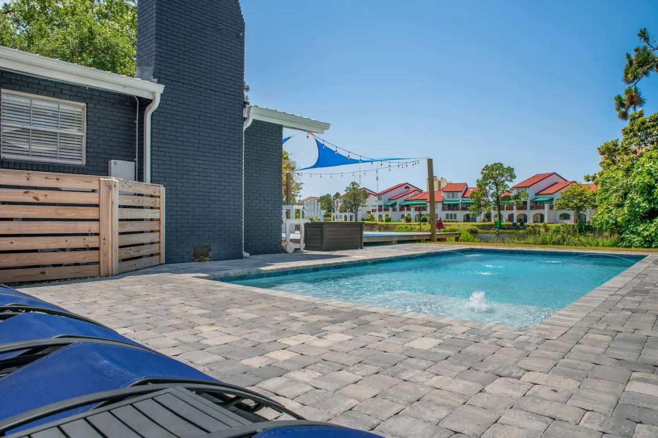 Poseidon’s Palace Dock Pool Hot Tub 7