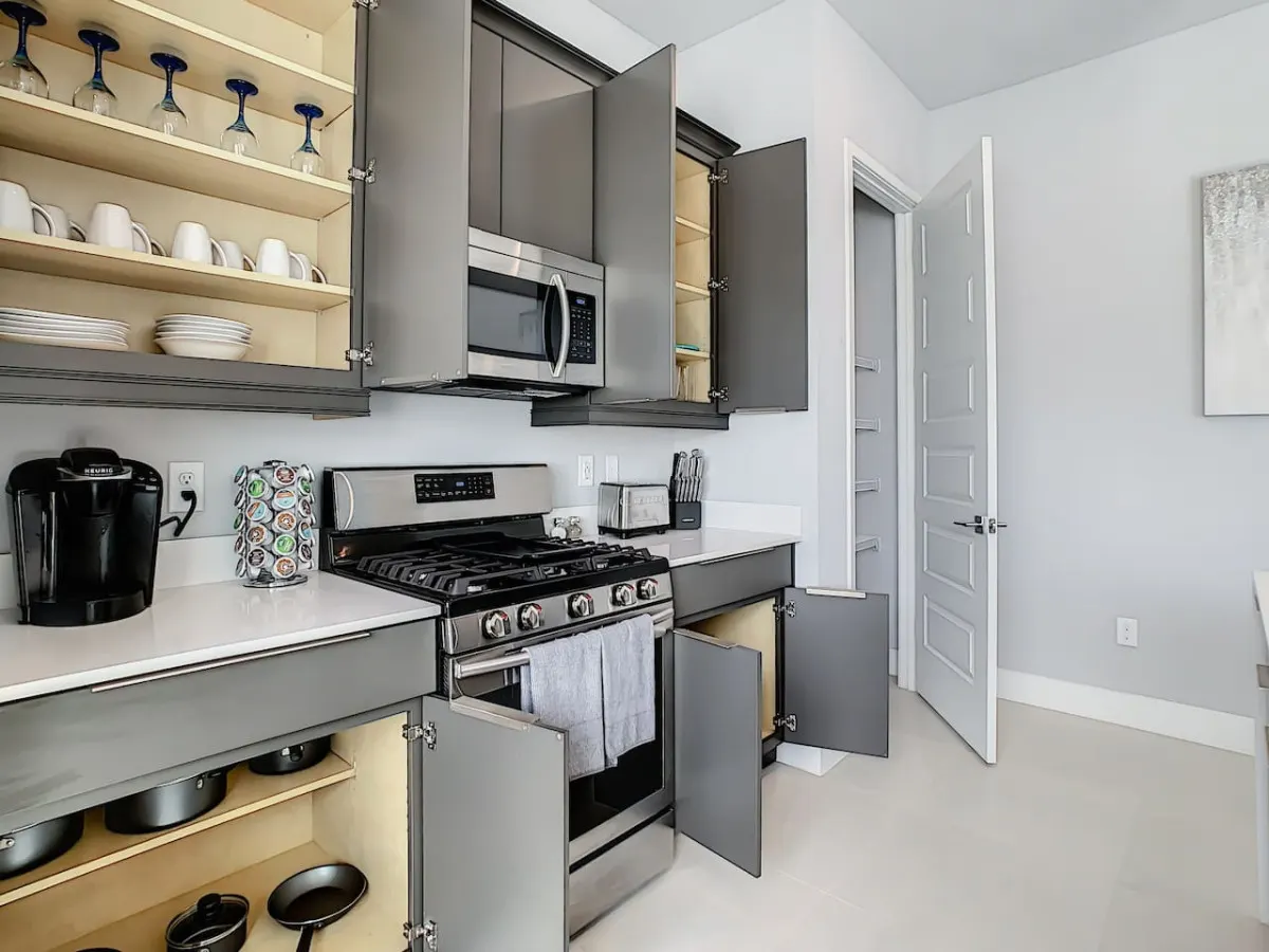 Luxury Resort Style Condo Near Disney-103 12