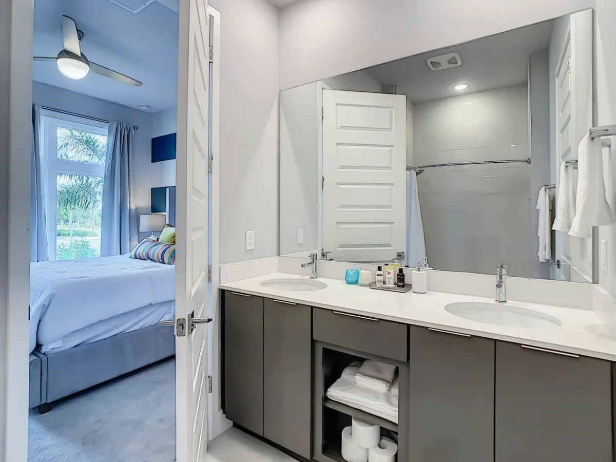 Luxury Resort Style Condo Near Disney-103 15