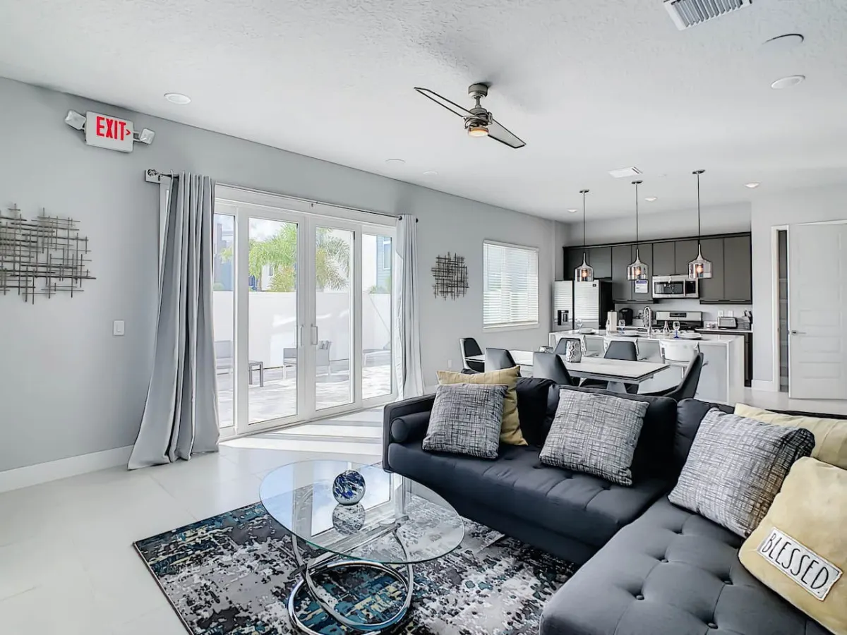Luxury Resort Style Condo Near Disney-103 8